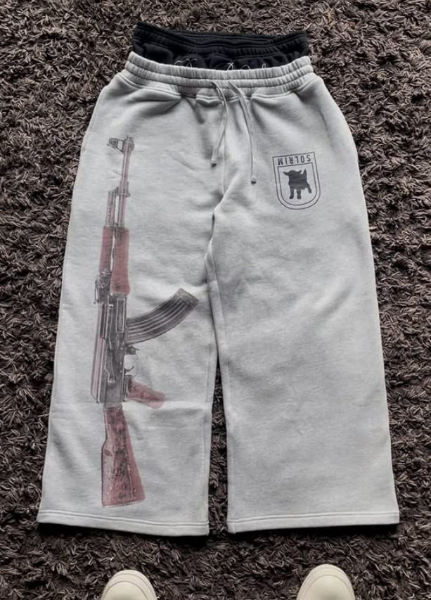 "war" baggy sweats